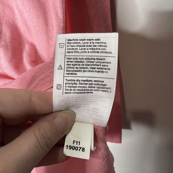 Carhartt Long Sleeve T-Shirt V-Neck Light Pink Base Layer Women's Size Medium - Picture 12 of 12